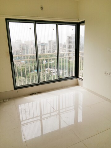 2 BHK Apartment For Rent in Oxford Navrang Crystal, Goregaon West