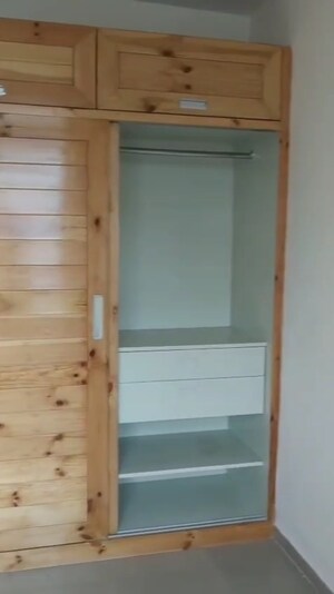 Room in 2.5 BHK Apartment at Mahagun Mywoods, Sector 16c Greater Noida – for Sale