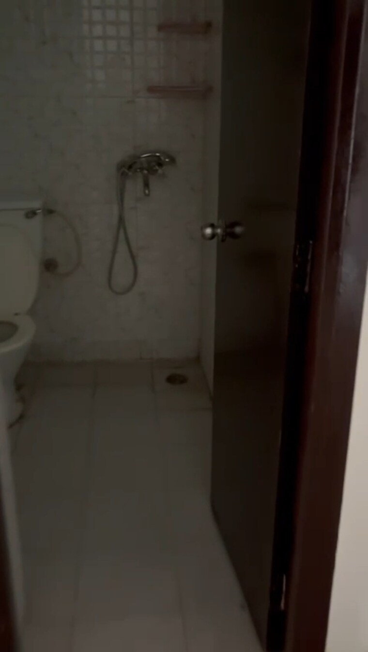 Bathroom, gaur-city-2-10th-avenue 2 Bedroom 845 Sq.Ft. Apartment In Sector 16c Greater Noida Greater Noida 9101751