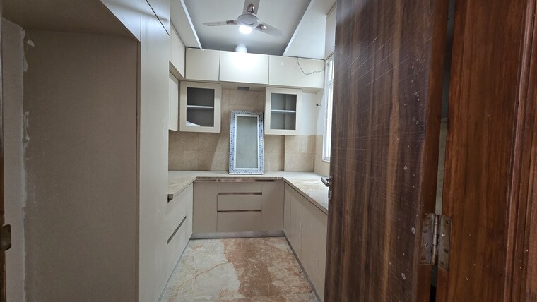 Kitchen, smart-world-orchard 3 Bedroom 1712 Sq.Ft. Builder Floor In Sector 61 Gurgaon 9101773