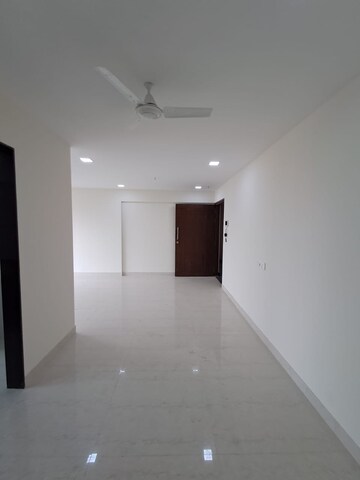 Room in 2 BHK Apartment at New India Himalaya, Andheri East – for Rent