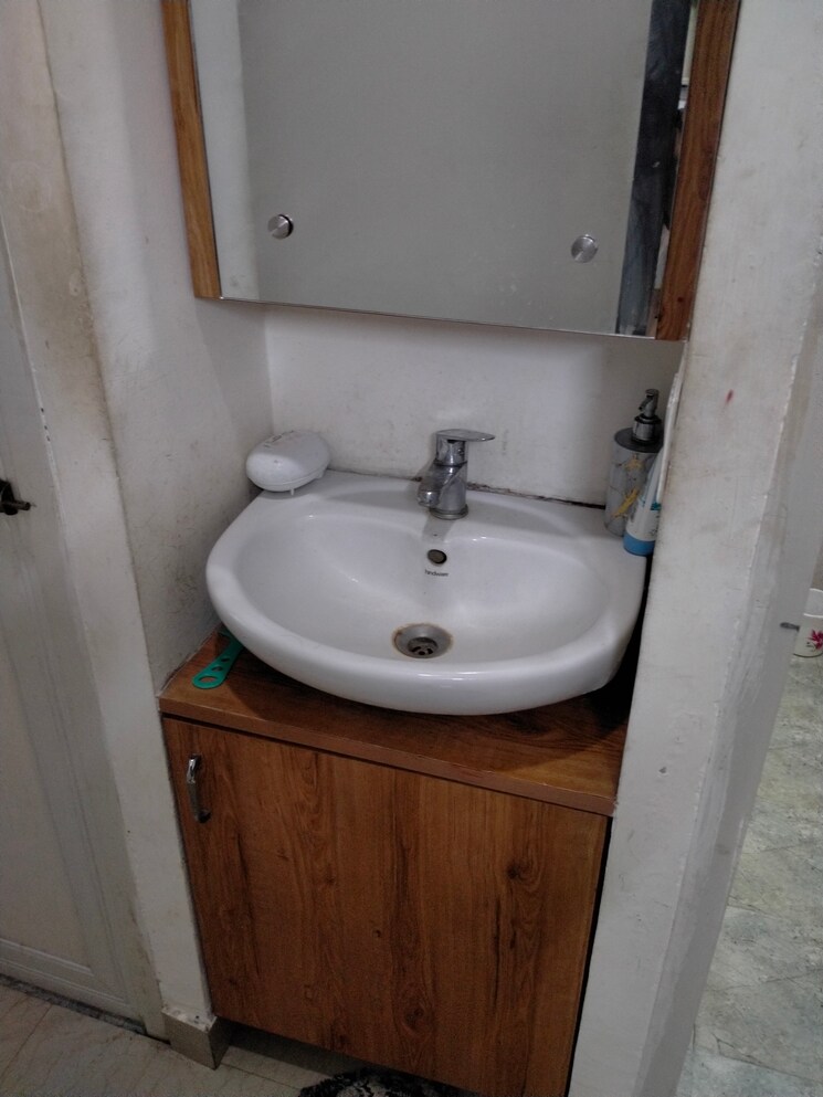 Bathroom, tulip-lemon 2 Bedroom 526 Sq.Ft. Apartment In Sector 69 Gurgaon 9101781