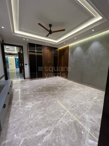 Room in 4 BHK Apartment at Smart World One DXP, Sector 113 – for Sale