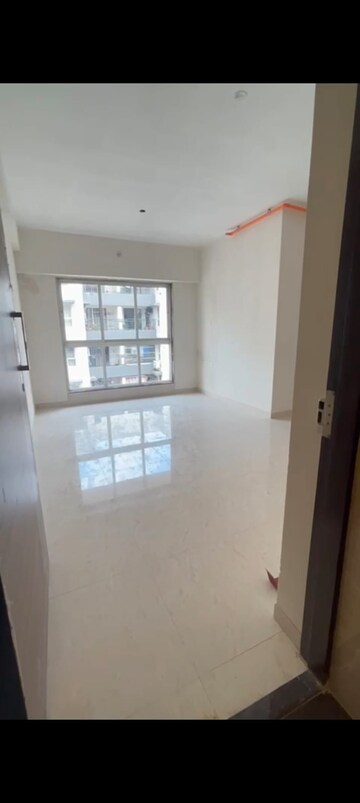 Room in 2 BHK Apartment at Veena Senterio, Chembur – for Rent