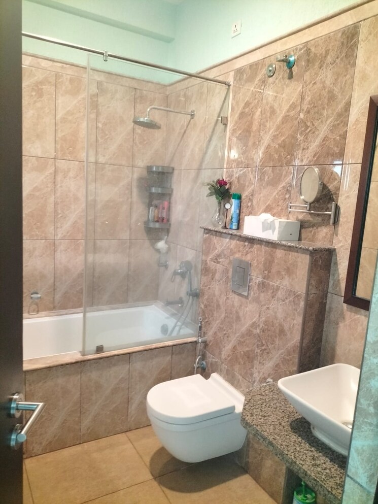 Bathroom, prestige-silver-oak-villa 5 Bedroom 4144 Sq.Ft. Villa In Whitefield Bangalore 9101787