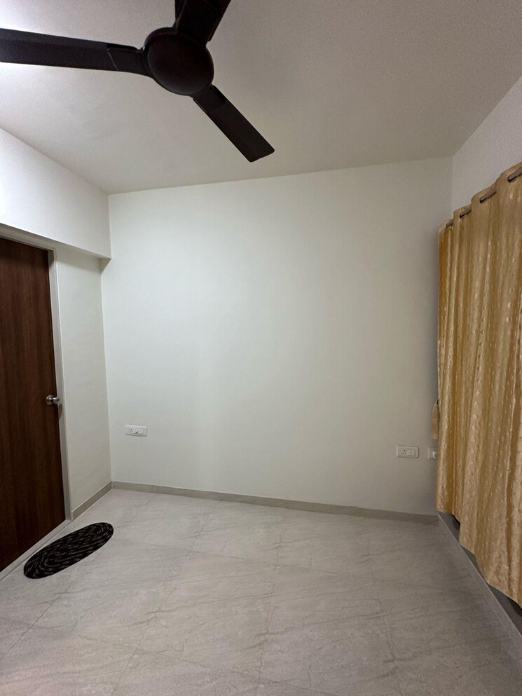 Room, lodha-crown-quality-homes 1 Bedroom 317 Sq.Ft. Apartment In Saket Complex Thane 9101838