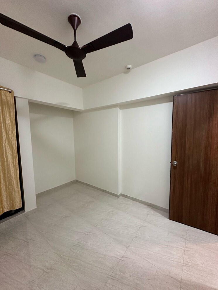 Room, lodha-crown-quality-homes 1 Bedroom 317 Sq.Ft. Apartment In Saket Complex Thane 9101838