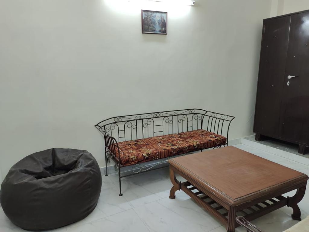 1 BHK Builder Floor For Rent in Builder Floor Lajpat Naga