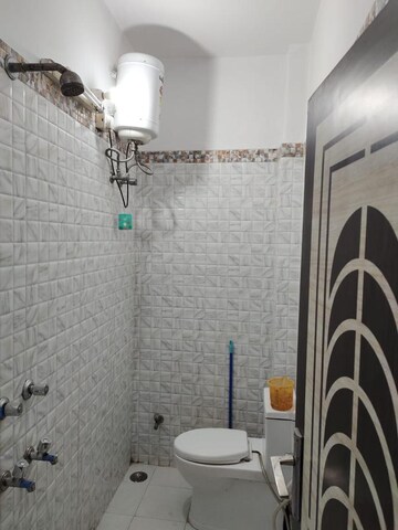 Bathroom in 1 BHK Builder Floor at Lajpat Nagar ii – for Rent