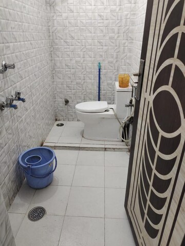 Bathroom in 1 BHK Builder Floor at Lajpat Nagar ii – for Rent