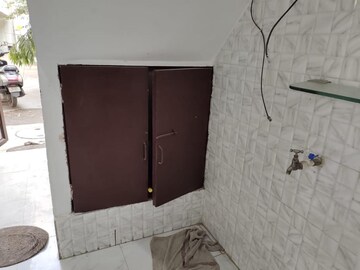 Furnished Amenities in 1 BHK Builder Floor at Lajpat Nagar ii – for Rent