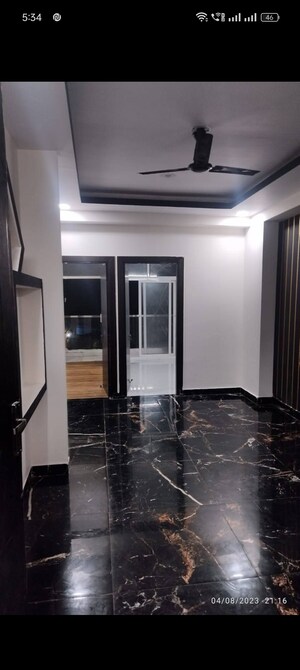 Room in 4 BHK Builder Floor at Sector 73 – for Sale