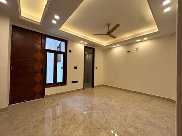 Room in 3 BHK Builder Floor at Saket – for Rent