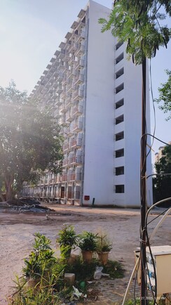 1 RkApartment For Sale in Central Park II-The Room