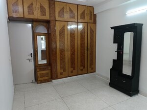 Room in 3 BHK Builder Floor at Unitech Singleton Floors South City, Sector 50 – for Sale