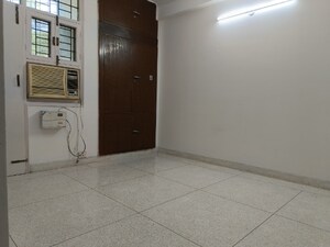 Room in 3 BHK Builder Floor at Unitech Singleton Floors South City, Sector 50 – for Sale