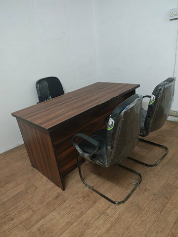 Team Area in  Office Space at Gaur City Mall, Sector 4 Greater Noida – for Rent