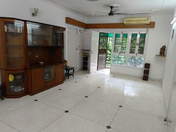Living Room in 3 BHK Builder Floor at Unitech South City II, Sector 50 – for Rent