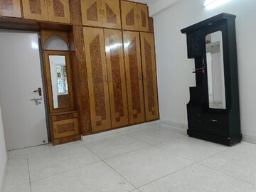 Living Room in 3 BHK Builder Floor at Unitech South City II, Sector 50 – for Rent