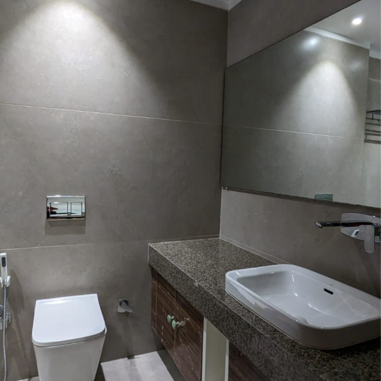 Bathroom, rwa-dda-flats-kalkaji 3 Bedroom 250 Sq.Yd. Builder Floor In Kailash Hills Delhi 9101985