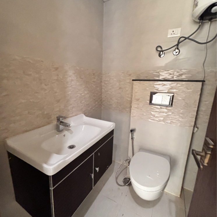 Bathroom, mi-rustle-court 2 Bedroom 1450 Sq.Ft. Apartment In Malesemau Lucknow 9101987