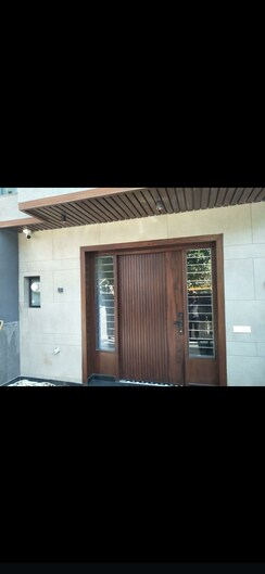 6+ BHK + Extra Room Independent House For Sale in Sector 37