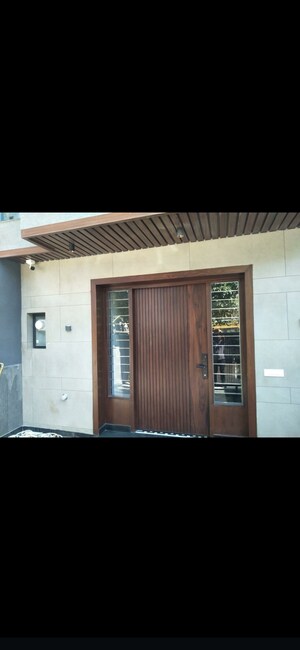 6+ BHK Independent House For Sale in Sector 37