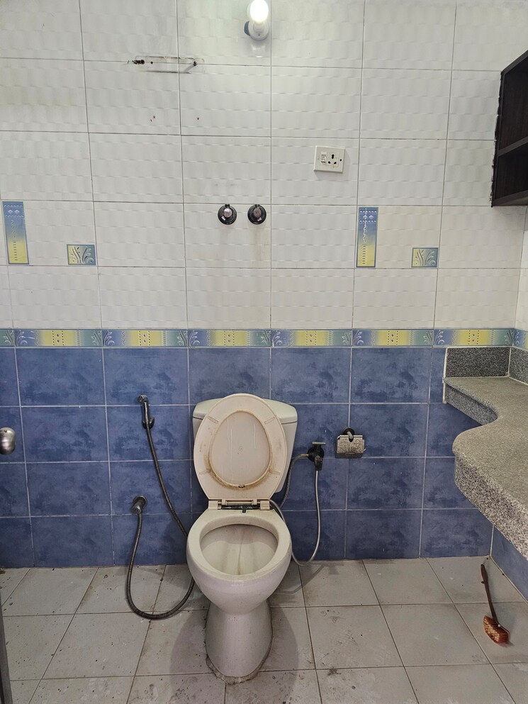 Bathroom, sector 18a dwarka 3 Bedroom 1500 Sq.Ft. Apartment In Sector 18a Dwarka Delhi 9102007