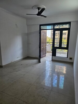 Room in 3 BHK Apartment at Sector 18a Dwarka – for Sale