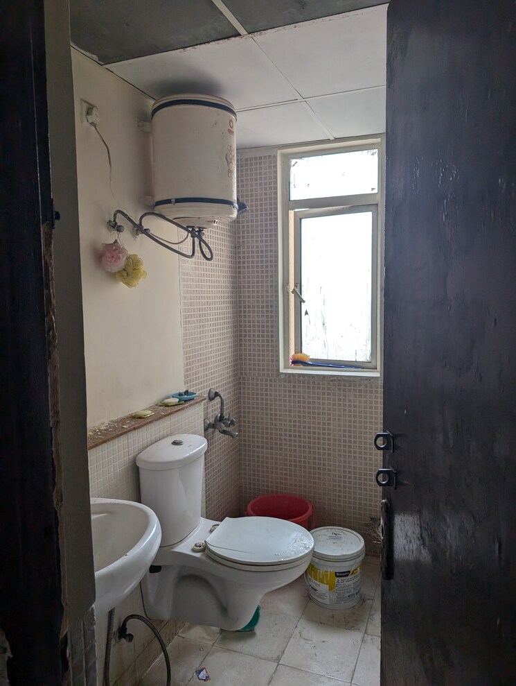 Bathroom, jaypee-greens-kosmos 3 Bedroom 1250 Sq.Ft. Apartment In Sector 134 Noida 9102014