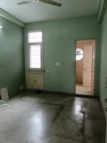 Room in 2 BHK Apartment at Ip Extension – for Rent