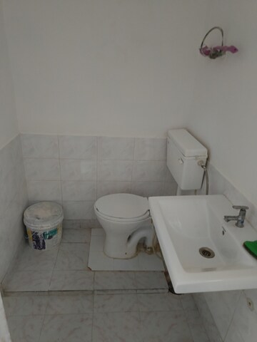 Bathroom in 3 BHK Builder Floor at Unitech South City II, Sector 50 – for Rent