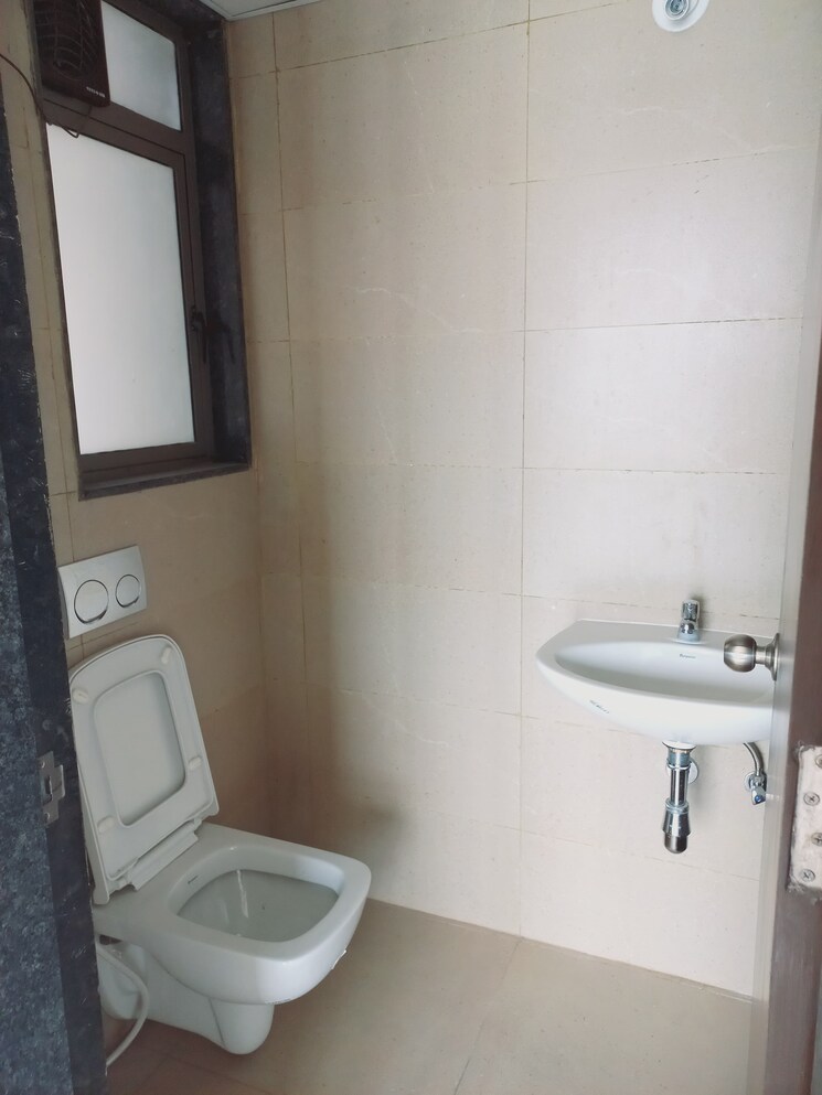 Bathroom, runwal-eirene 1 Bedroom 428 Sq.Ft. Apartment In Balkum Pada Thane 9102013