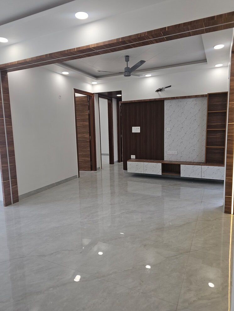 Room, sector 10 dwarka 3 Bedroom 1400 Sq.Ft. Apartment In Sector 10 Dwarka Delhi 9102025