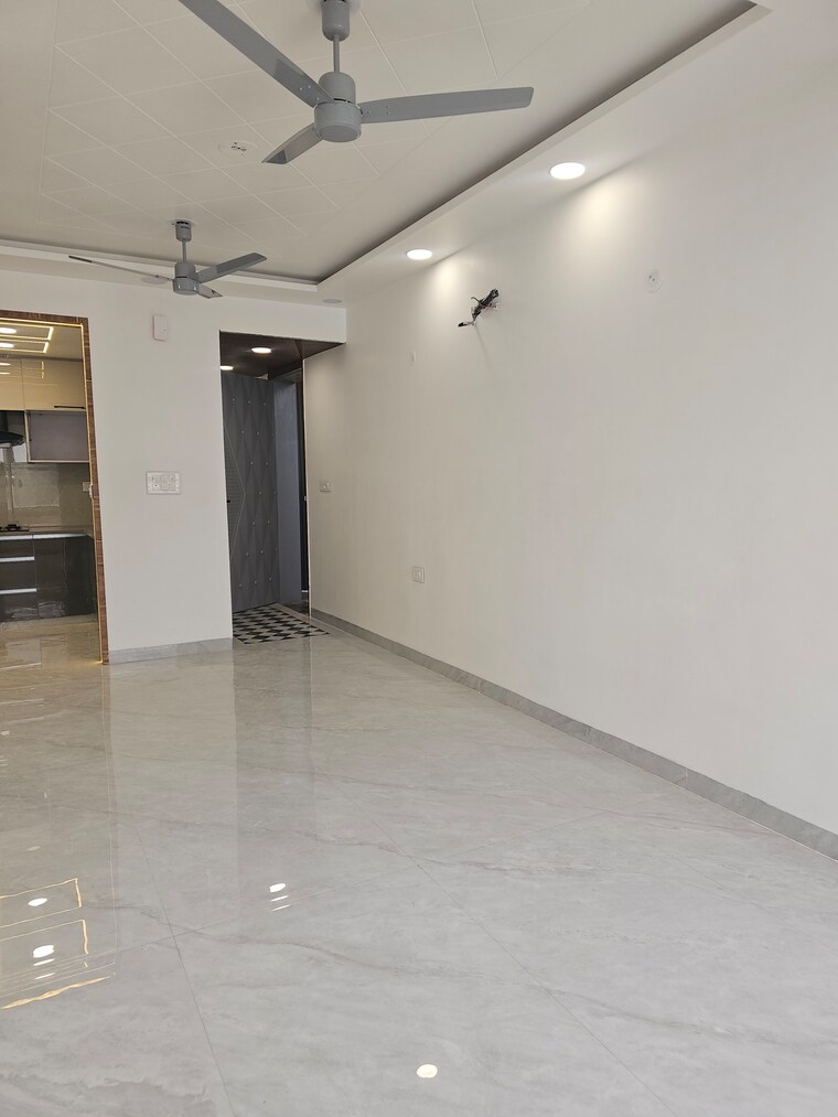 Room, sector 10 dwarka 3 Bedroom 1400 Sq.Ft. Apartment In Sector 10 Dwarka Delhi 9102025