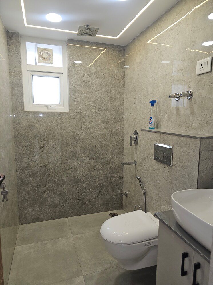 Bathroom, sector 10 dwarka 3 Bedroom 1400 Sq.Ft. Apartment In Sector 10 Dwarka Delhi 9102025