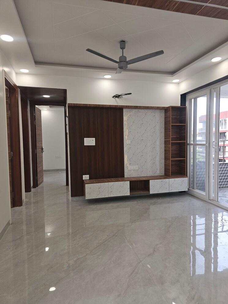 Room, sector 10 dwarka 3 Bedroom 1400 Sq.Ft. Apartment In Sector 10 Dwarka Delhi 9102025
