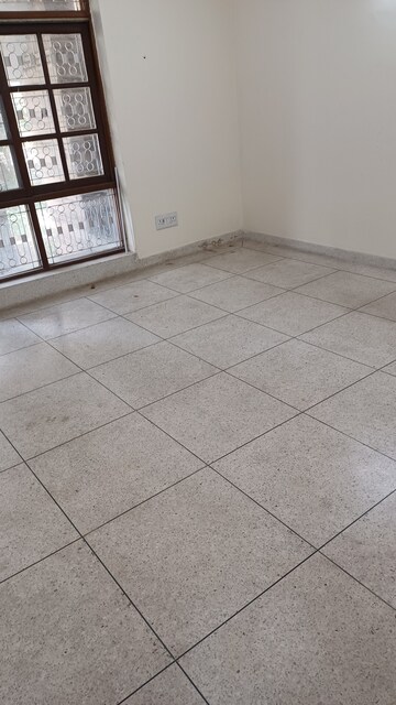 Balcony in 2 BHK Builder Floor at Lajpat Nagar I – for Rent