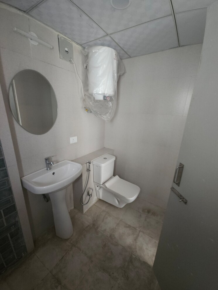 Bathroom, sector 19b dwarka 3 Bedroom 1800 Sq.Ft. Apartment In Sector 19b Dwarka Delhi 9102039