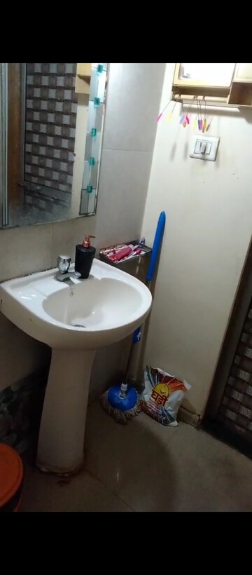 Team Area in 1 BHK Apartment at New Swapnapurti CHS, Malad East – for Rent