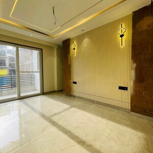 Room in 3 BHK Builder Floor at Anant Raj Ashok Estate, Sector 63a – for Sale