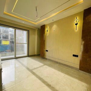 Room in 3 BHK Builder Floor at Anant Raj Ashok Estate, Sector 63a – for Sale