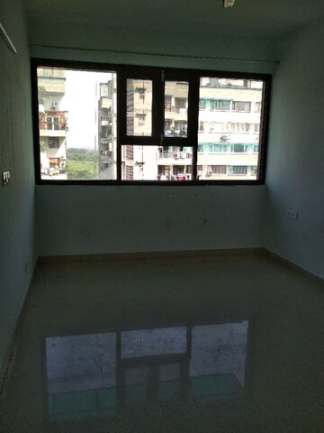 Room in 4 BHK Apartment at Orchid Valley Apartment, Sector 19 Dwarka – for Rent