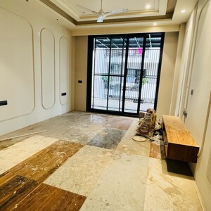 Room in 4 BHK Builder Floor at Hong Kong Bazaar, Sector 56 – for Sale