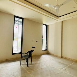 Room in 4 BHK Builder Floor at Hong Kong Bazaar, Sector 56 – for Sale