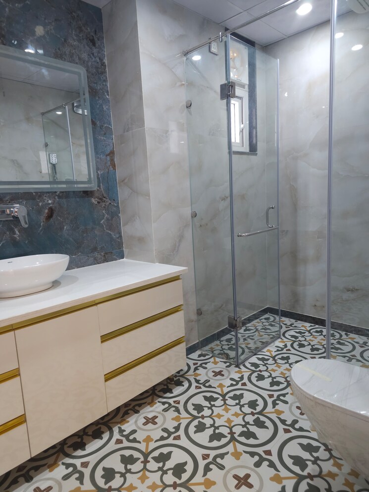 Attached Bathroom, sector 10 dwarka 4 Bedroom 2400 Sq.Ft. Apartment In Sector 10 Dwarka Delhi 9102080