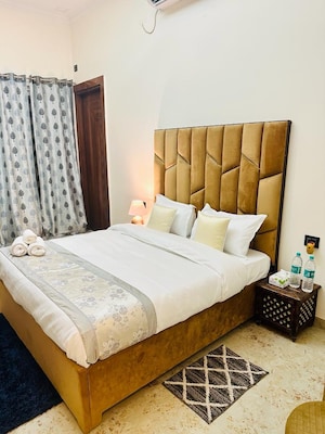 Bedroom in 3 BHK Builder Floor at Ultima 107, Sector 104 – for Sale