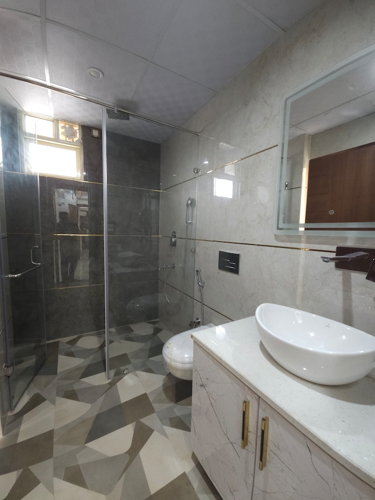 Bathroom, sector 10 dwarka 4 Bedroom 2400 Sq.Ft. Apartment In Sector 10 Dwarka Delhi 9102094