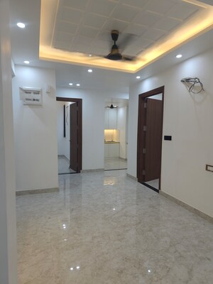 Room in 4 BHK Apartment at Sector 10 Dwarka – for Sale