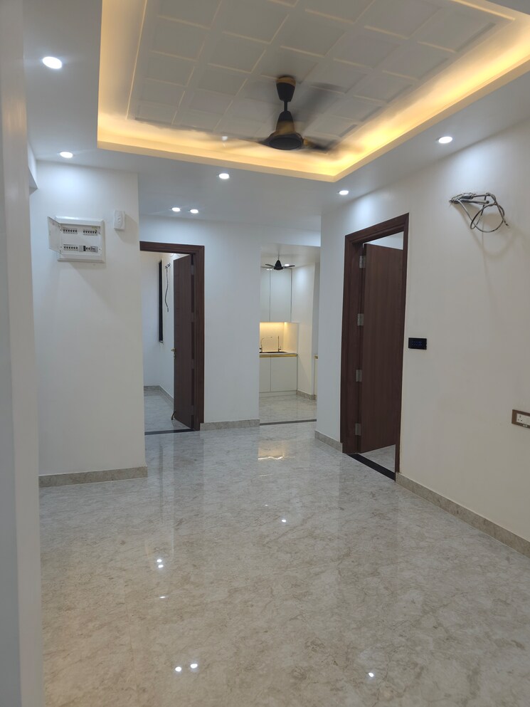Room, sector 10 dwarka 4 Bedroom 2400 Sq.Ft. Apartment In Sector 10 Dwarka Delhi 9102094